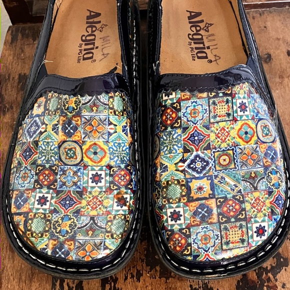 Algeria Women’s Patchwork Patent Clogs US 7 - Picture 4 of 6